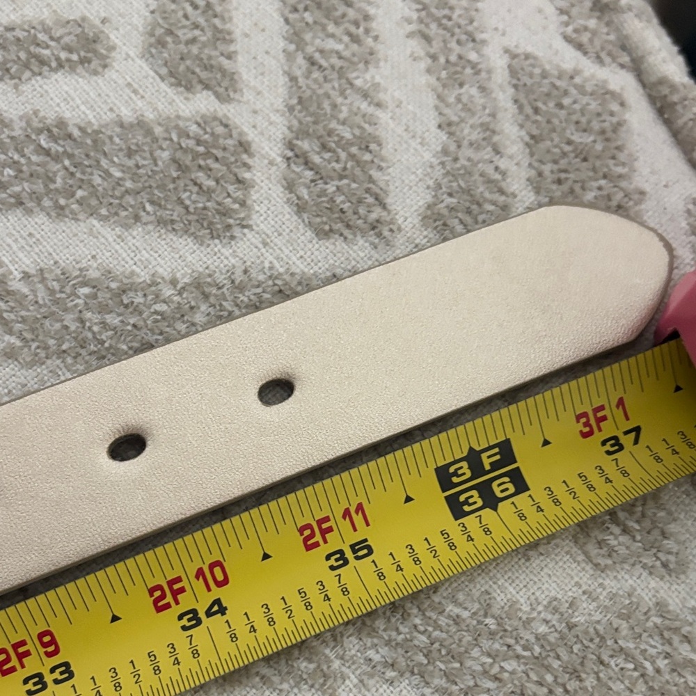 Elegant Tan Belt with Gold Buckle - Picture 12 of 13